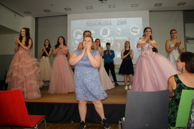 2019-06-28 17-22-49_fhd