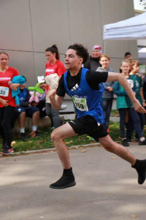 2023-09-23-12-06-29-70-web 