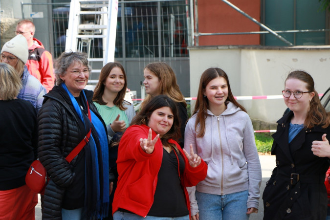 2023-09-23-12-17-20-87-web 