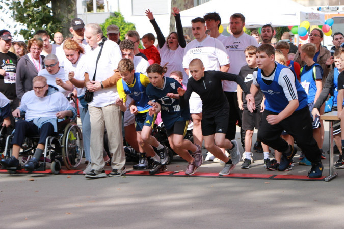 2023-09-23-12-24-23-89-web 